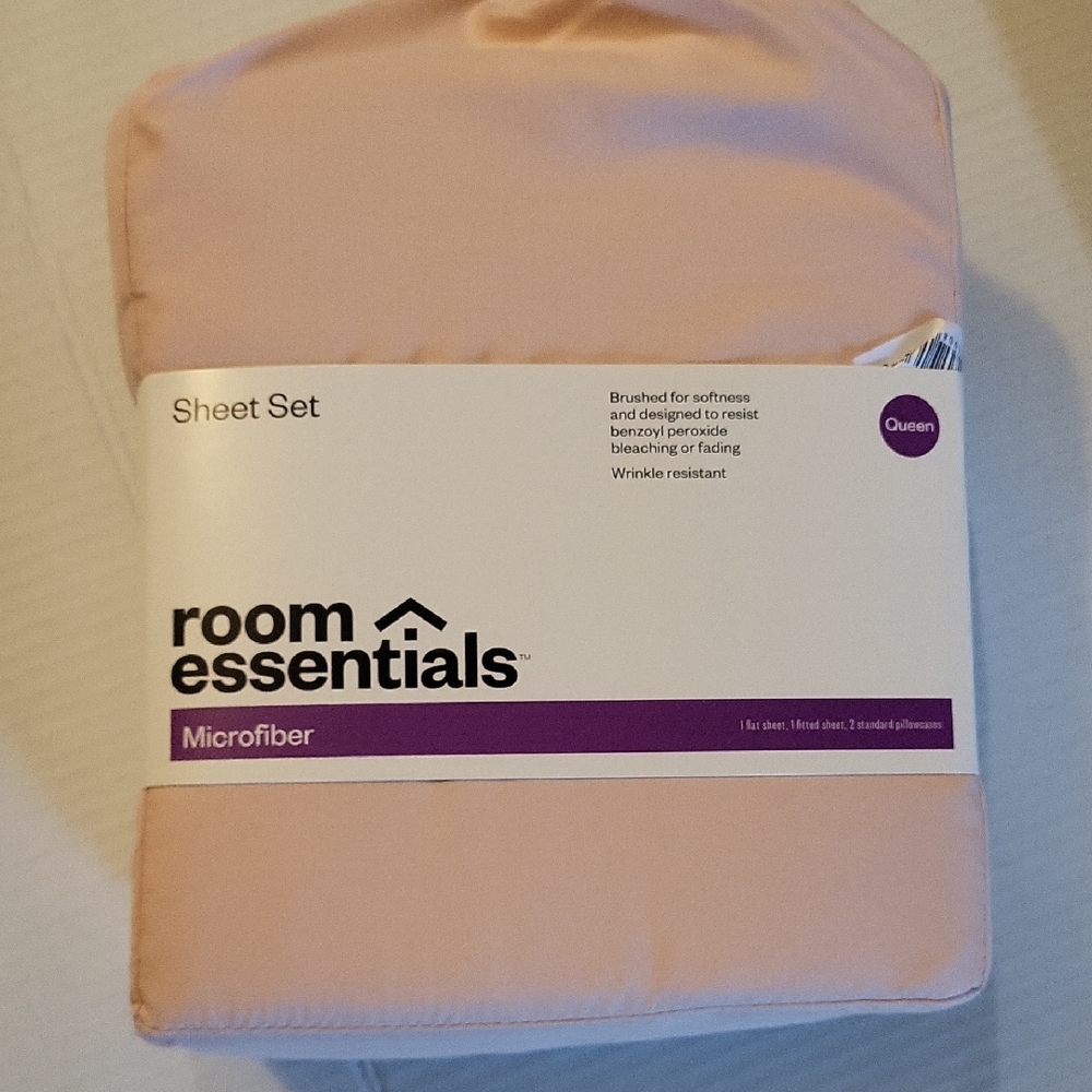 Room Essentials Microfiber Sheet Set - Light Peach
